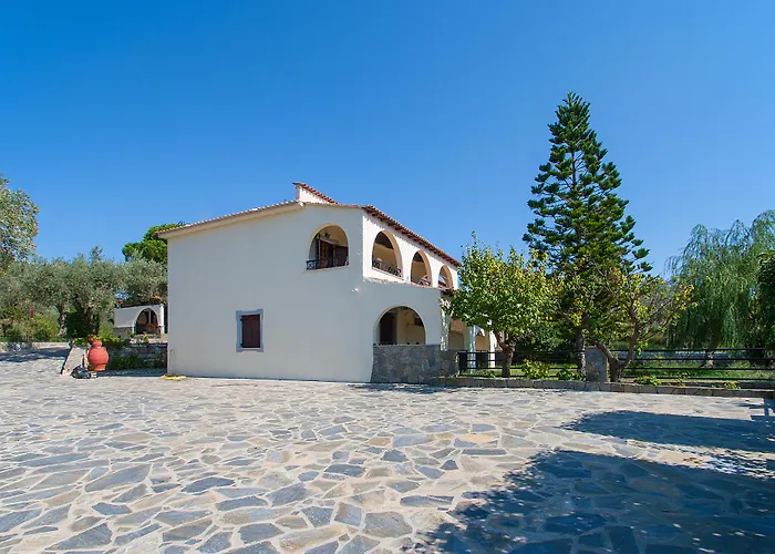 Koukias Village فندق 3*